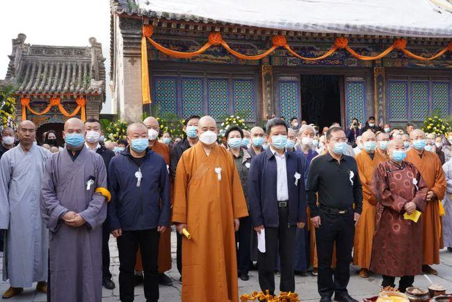 悲明老和尚追思法会在五台山龙泉寺举行