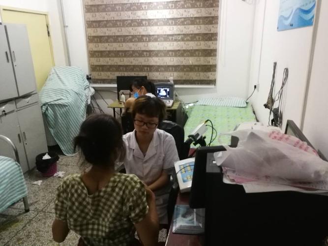 富平县妇幼保健院来我王寮卫生院为辖区所有建档立卡贫困户育龄妇女