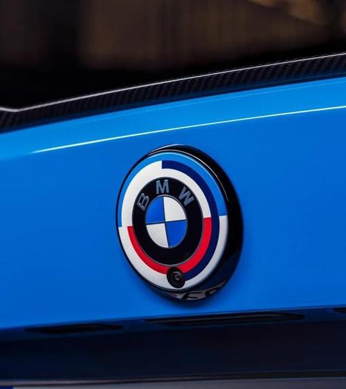 庆祝bmwm成立50周年宝马将推出新logo和新车型