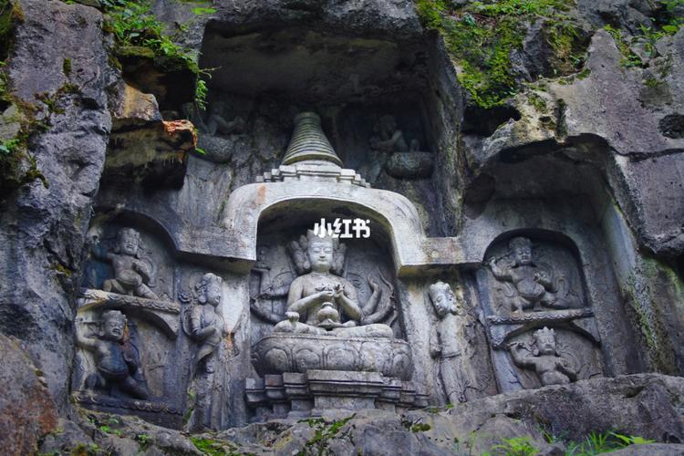 杭州-飞来峰上千寻塔_拍照_旺桃花_雕塑_杭州灵隐寺_出行_传统景点