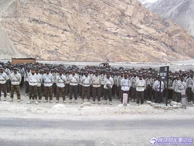 印军中印边境增设坦克 叫嚣进军北京