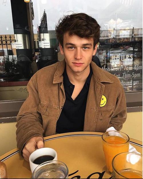 布兰登·弗林 brandon flynn的图片