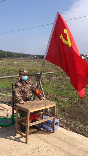 战时为兵,扛旗出征,基层民兵冲锋"疫"线显担当