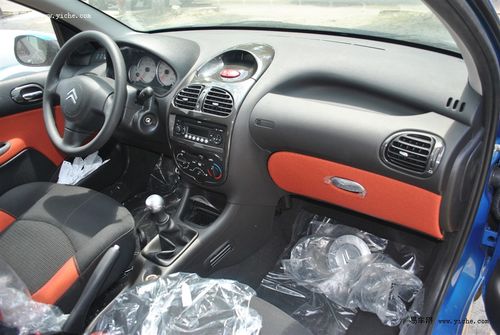 【雪铁龙c22012款1.4l 手动 运动型内饰汽车图片-汽车图片大全】-易车
