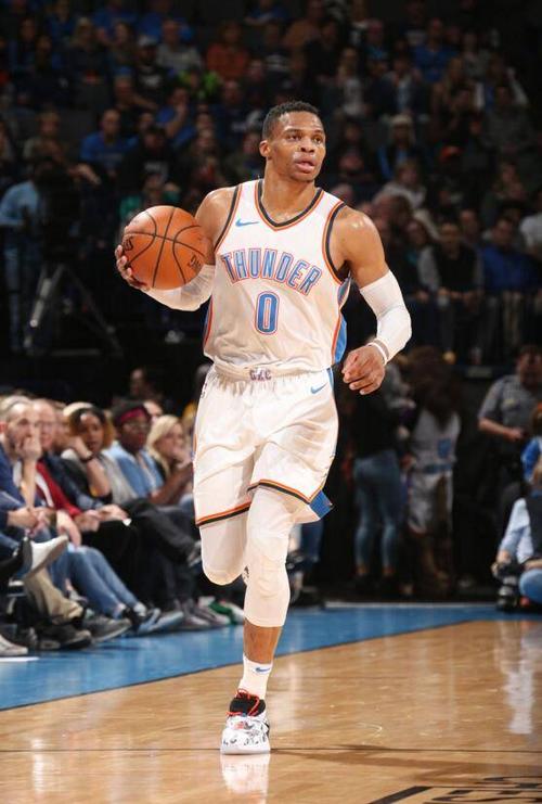 组图:雷霆负开拓者 威少强攻突破泡椒甜瓜跳投