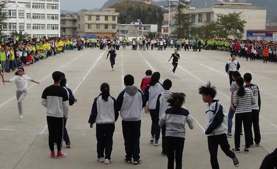 镇宁一中举行2015年冬运会