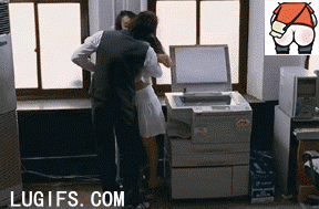 最囧福利搞笑gif之大叔的屁股美女来做主