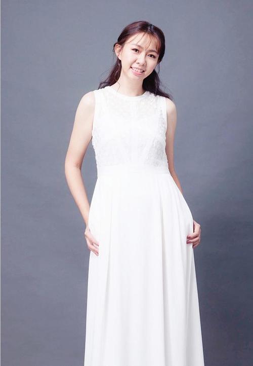 童年女神卓依婷近照,沉寂多年终于复出巡演,37岁仍如妙龄少女!