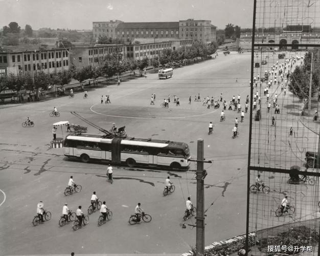 成都老照片丨24张照片看成都中轴线"天府第一路"前世今生