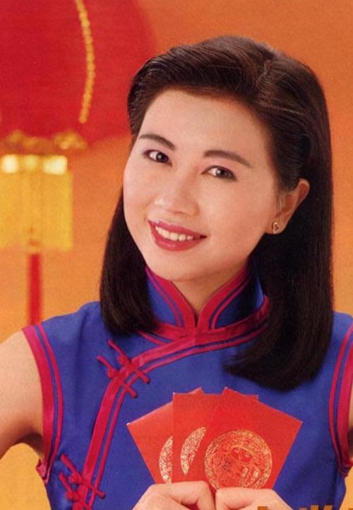 她被誉为"亚洲皇后",六福珠宝的创始人,53岁杨宝玲现状如何