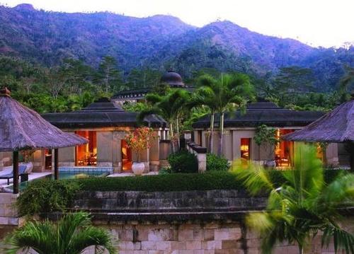 现在,安缦在全球建造了31家顶级的奢华度假酒店,其中在中国有四家,分