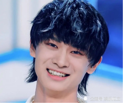 《青春有你3》梁森戴上假发,变身甜心学长,网友吐槽不