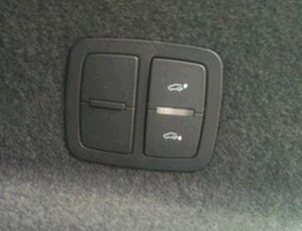 汽车后备箱电动开关在什么位置怎么开启