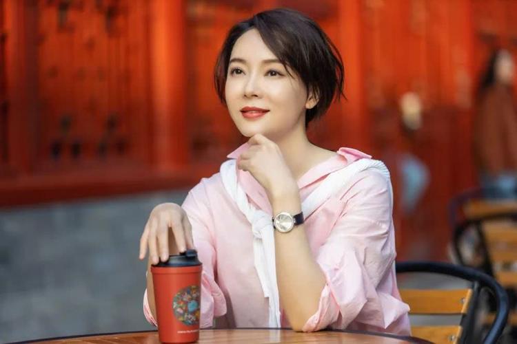 改善下颌角前的陈数有些撞脸孙俪.