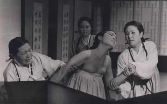 认为太监都是男性净身后的产物,却鲜少有人知道女太