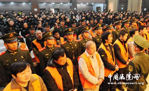 12月22日上午,安徽省蚌埠市一起特大涉黑案一审宣判,安徽省怀远县人民