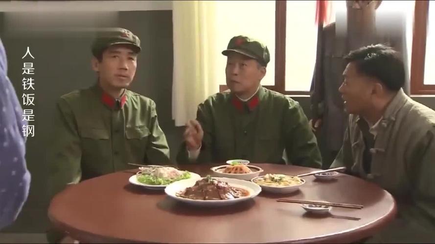 人是铁饭是钢大厨把米粉煮烂了正担心不料领导吃完直接哭了