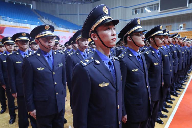 公务人员有新制服穿了,这6部门统一!春夏秋冬服装不重
