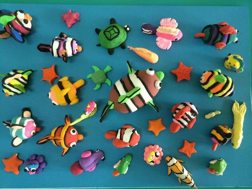 垦利区康居幼儿园大二班手工～太空泥作品展