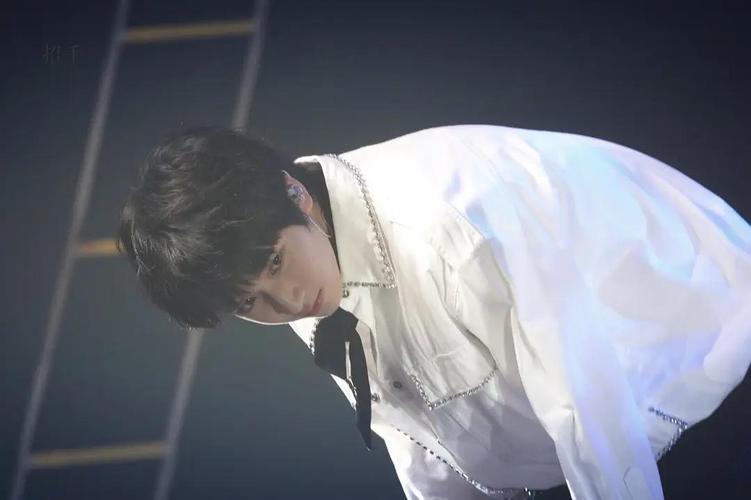 【图集】那些还没出圈的严浩翔