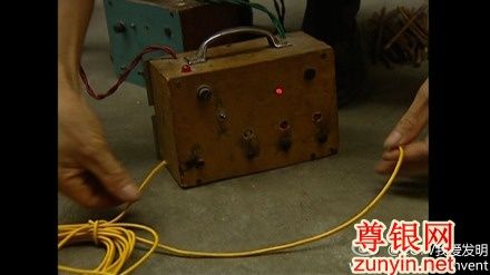 我爱发明鼠到擒来捕鼠弓捕鼠夹和电击捕鼠器