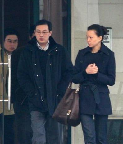 董卿和密春雷的结婚照