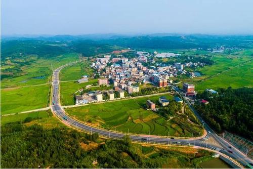 仁义镇以镇政府驻地仁义圩为名,地处桂阳县中部,东邻樟市镇,南接龙潭