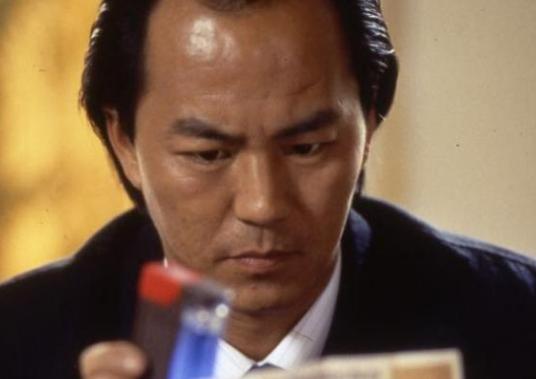 从中年危机到《英雄本色》,狄龙的人生就此转折,从此一生难忘