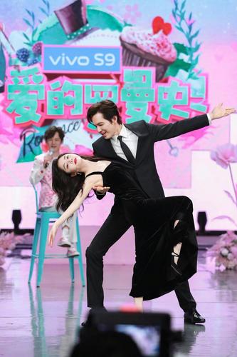 我看这一期快本磕到了钟汉良谭松韵.