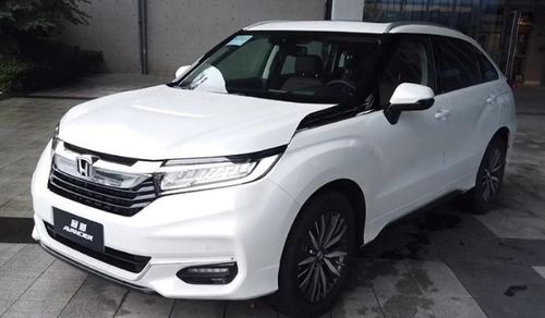 在本田冠道的六款外观配色中,星月白配色是最好看的,它给人一种十分