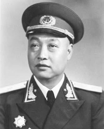 这位开国少将毕业于北京大学儿子也是我军少将
