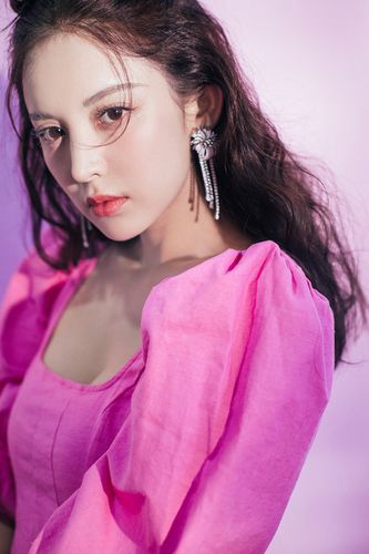 古力娜扎同款玫红色修身连衣裙2021新款性感chic小众时尚长裙女夏