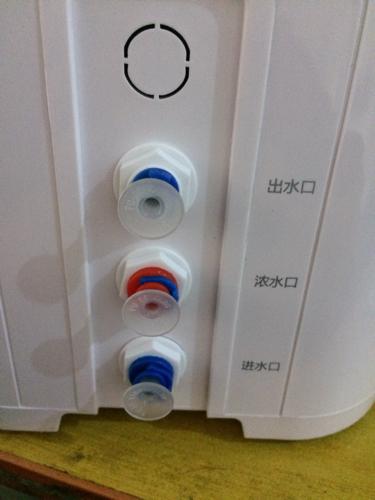 请问净水器的这几个水管怎么安装
