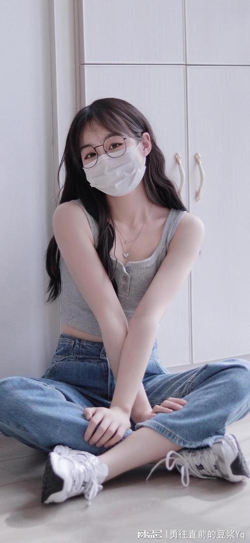 口罩女神半口小希最新照有喜欢的吗