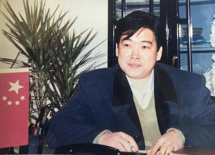 "陕北第一村"原村支书疑患"天才病"18年 被查后已停药9个月