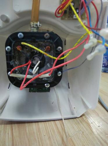 蒸汽挂烫机为什么一插电就跳闸