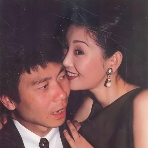 徐帆的情史曾被初恋王志文赶出家门嫁给了二婚的冯小刚