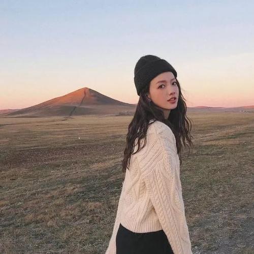 女生头像女生戴帽子头像超酷