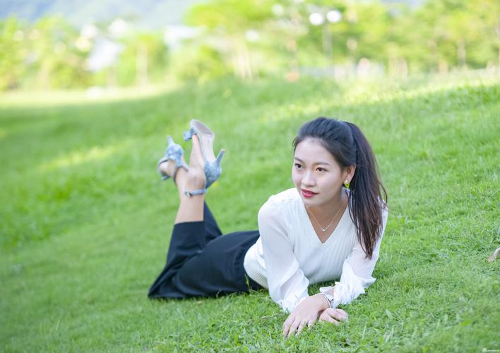 中心公园的清新美女