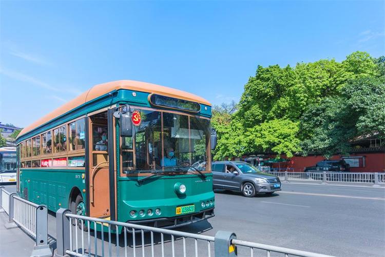 畅游蓉城!国庆期间成都将推出51条旅游公交线路