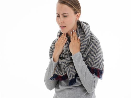 慢性咽喉炎该如何治疗呢,慢性咽喉炎的症状