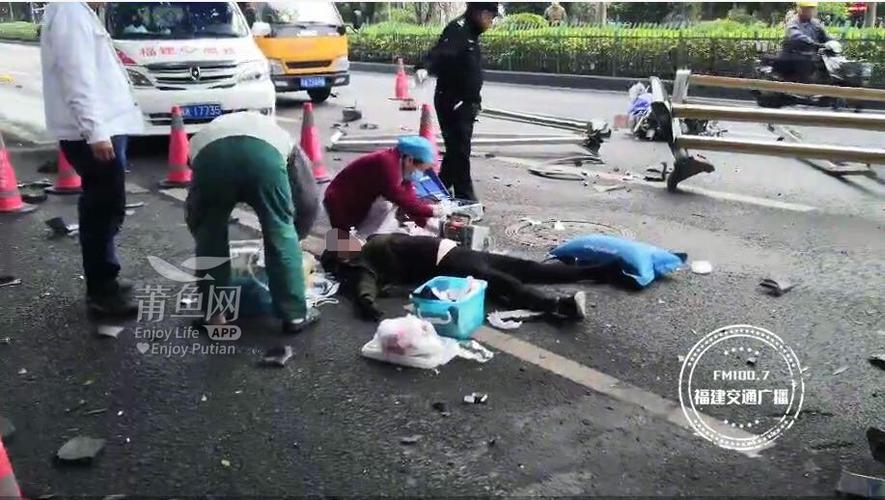 突发福州六一路共享汽车撞飞电动车女骑手当场身亡