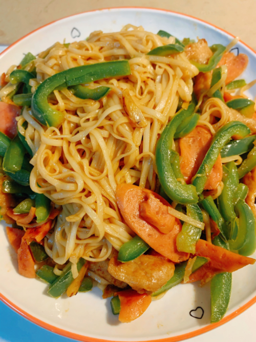 深夜排档超人气青椒肉丝炒面,美味一学就会!