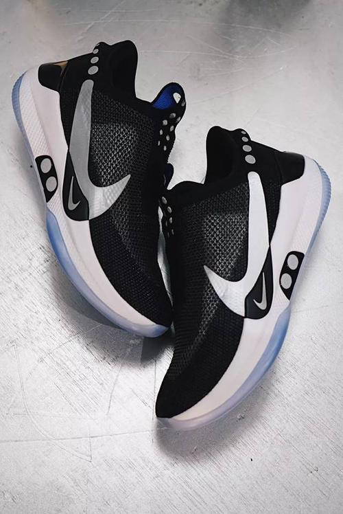 「 "想起自动绑带总会让人莫名兴奋" - nike adapt bb