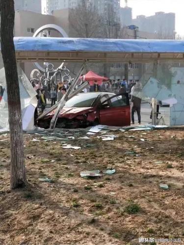 中原工学院一名教师在校内撞伤4人 包括2名学生