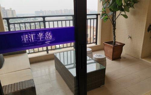 星汇半岛 136方 大三房 现场拍摄需要咨询房子 请点击本人头像微聊我