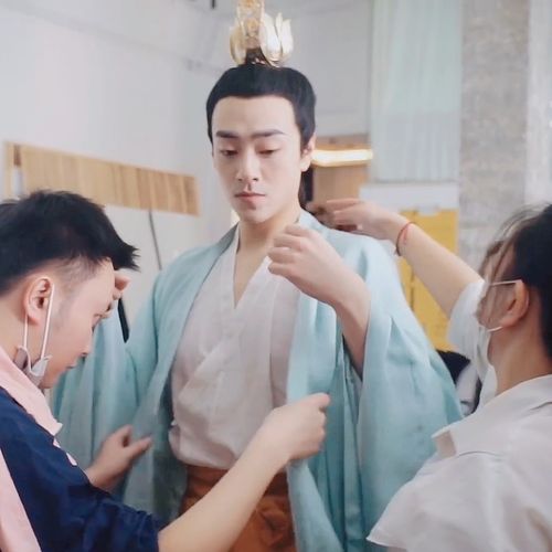 郑云龙.须尽欢