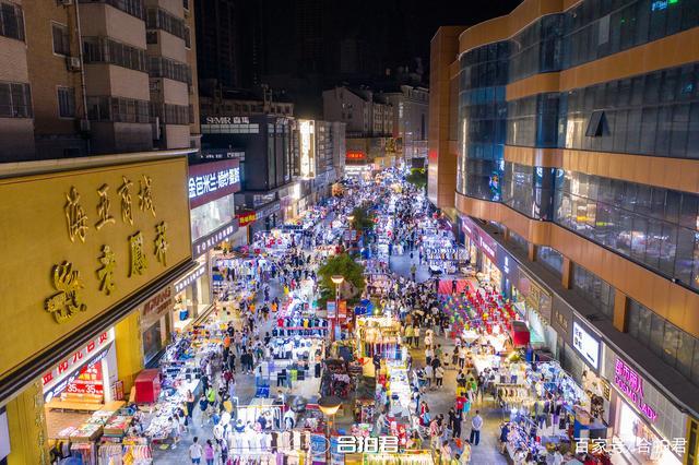 人间烟火看夜市,合肥壮观的淮河路步行街市场!