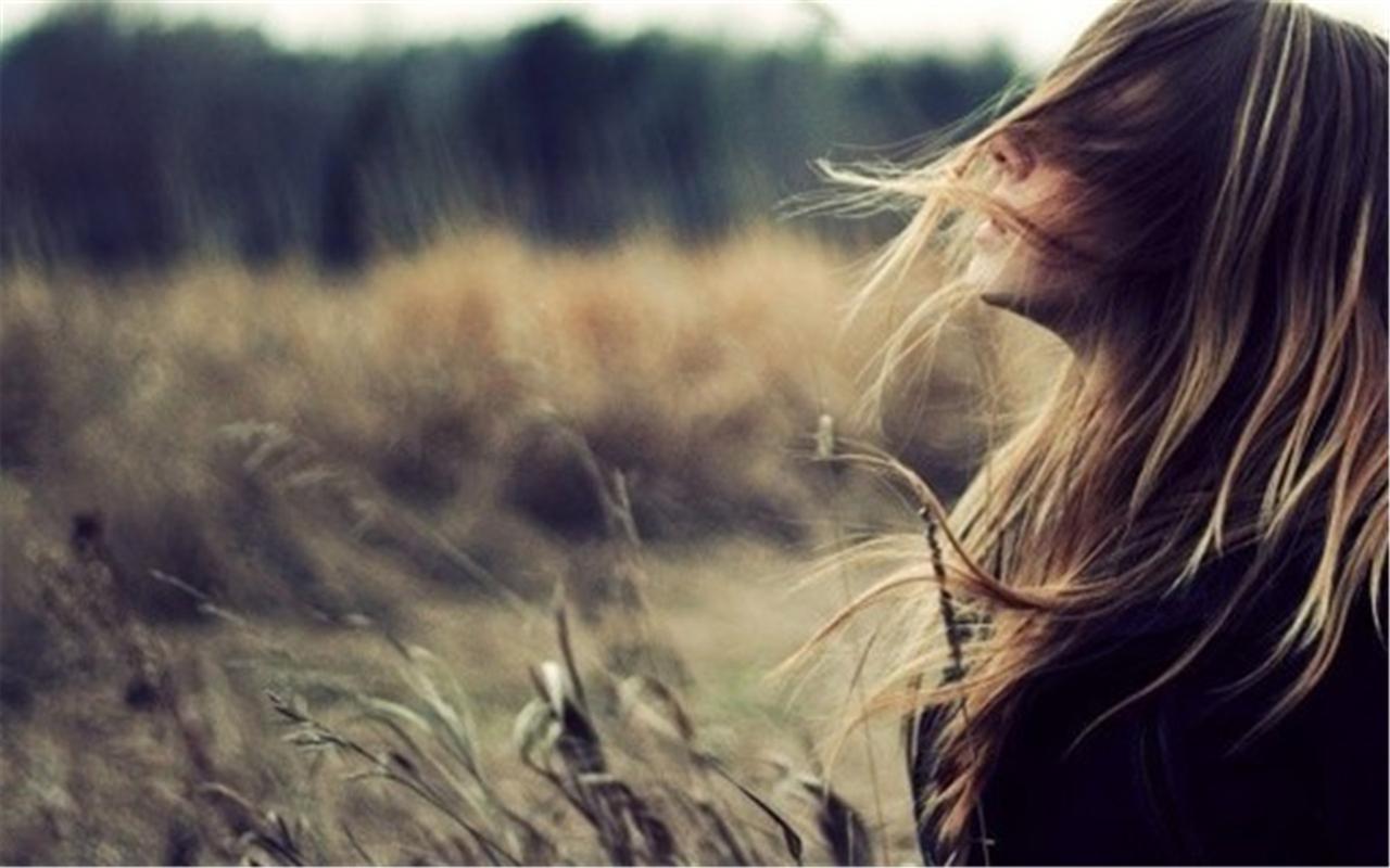 首页 桌面壁纸 唯美伤感女生背影图电脑高清壁纸下载上一张下一张查看