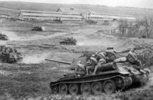 1944年进攻中的苏联装甲部队